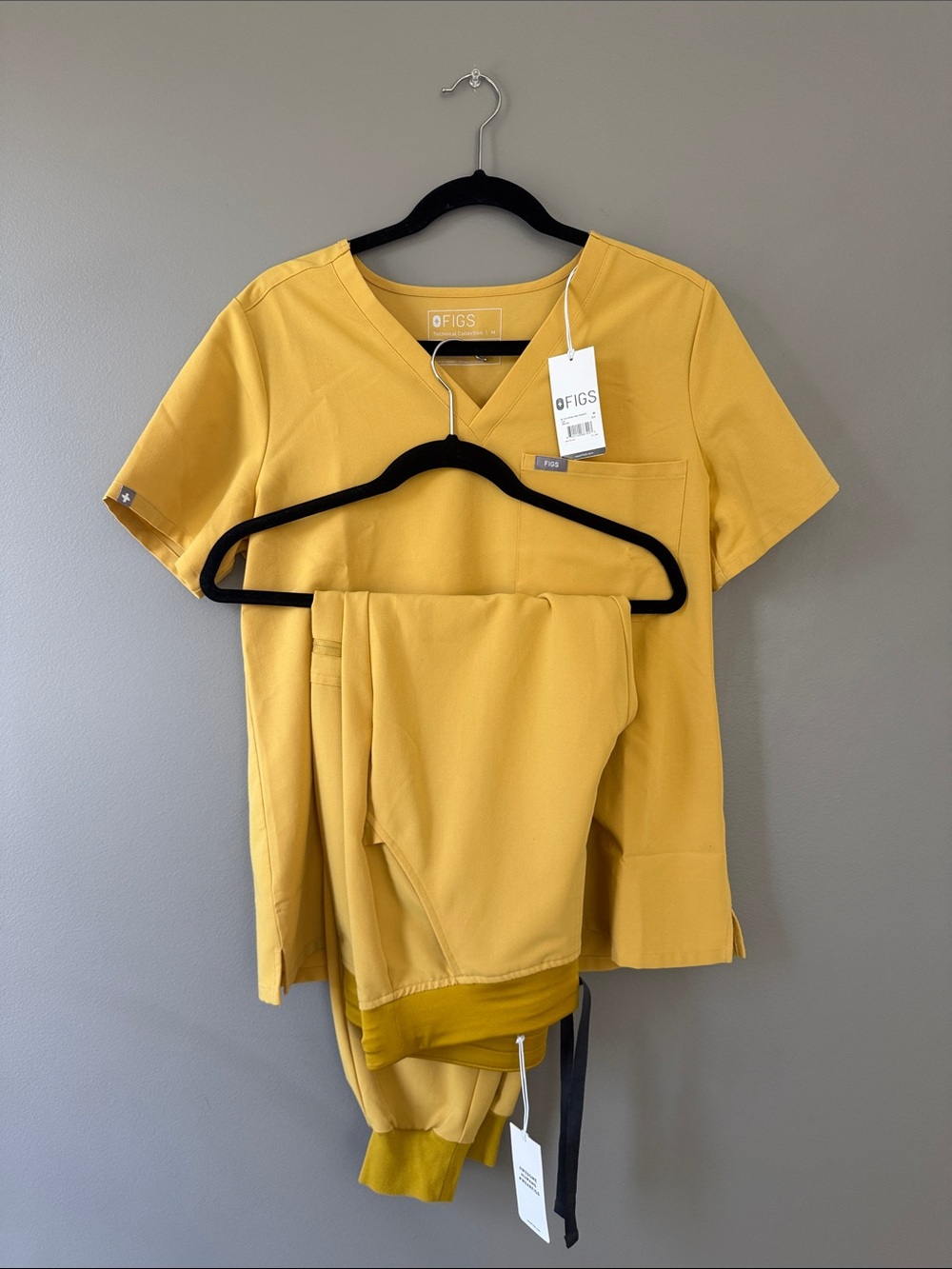 FIGS Limited Edition Light Gold Catarina Top and Zamora Joggers